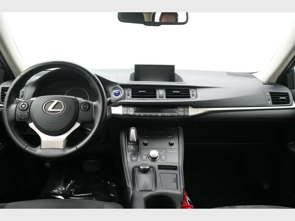 LEXUS CT 200h (2018) — foto 2 van 25
