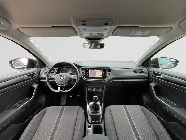 VOLKSWAGEN T-Roc (2020) — foto 16 van 22