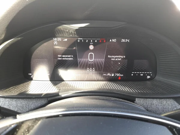 SKODA Kamiq (2025) — foto 8 van 23
