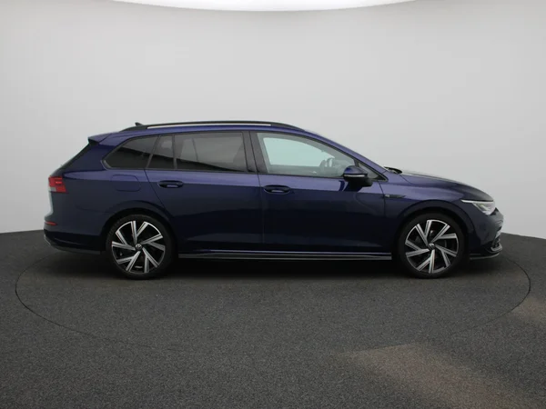 Volkswagen Golf (2022) — foto 45 van 47