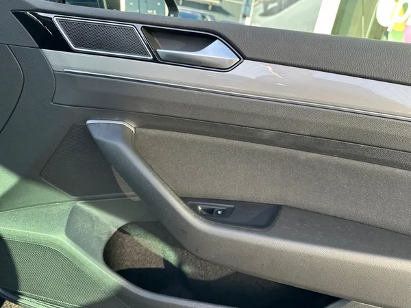 VOLKSWAGEN Passat Variant Dsl (2021) — foto 9 van 21
