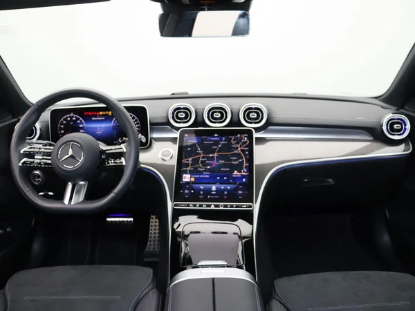 Mercedes-Benz C-Klasse (2025) — foto 6 van 36