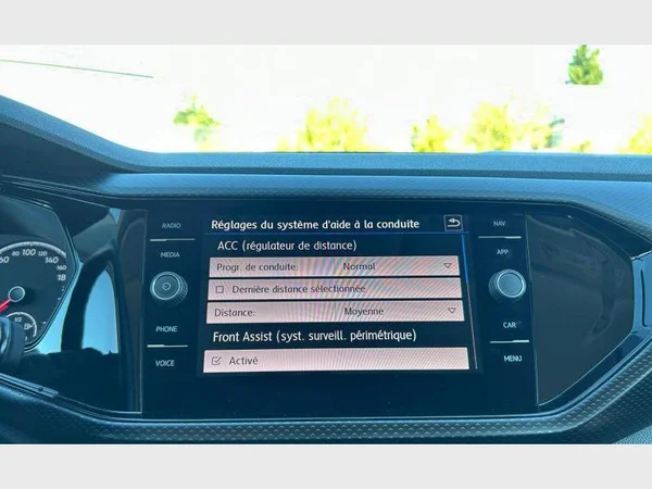 Volkswagen T-Cross (2020) — foto 8 van 29