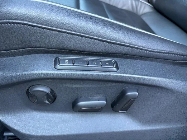 VOLKSWAGEN Tiguan (2022) — foto 15 van 30