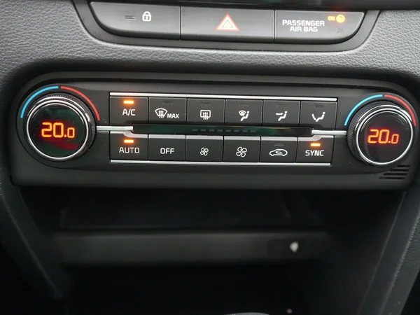 Kia cee'd (2024) — foto 15 van 28
