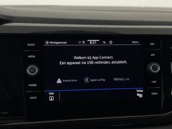 VOLKSWAGEN Polo (2022) — foto 13 van 27