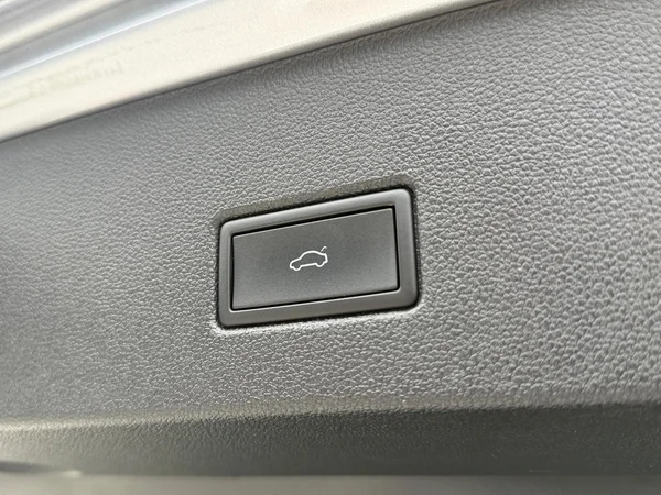 VOLKSWAGEN T-Roc (2023) — foto 2 van 23