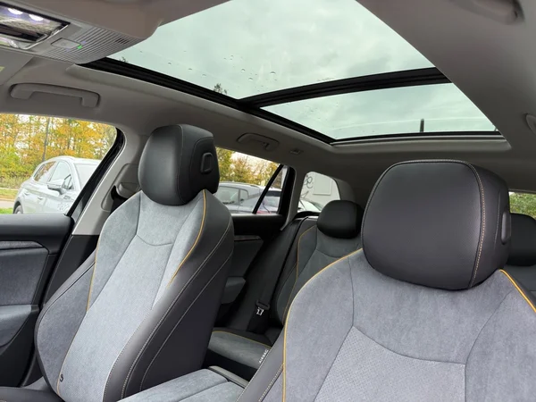 SKODA Superb Combi (2025) — foto 14 van 14