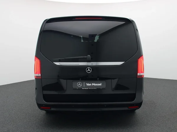 Mercedes-Benz V-Klasse (2024) — foto 32 van 36