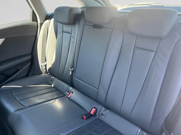 AUDI A4 Avant Dsl (2022) — foto 9 van 24