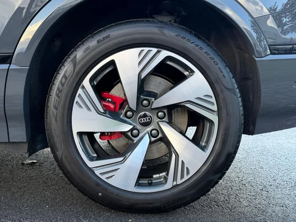 AUDI Q6 e-tron (2026) — foto 11 van 20