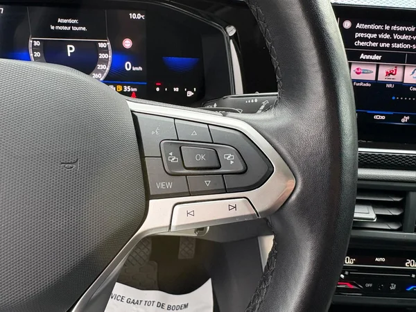 VOLKSWAGEN Polo (2022) — foto 3 van 21