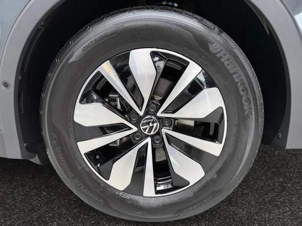 VOLKSWAGEN Tiguan (2026) — foto 11 van 19