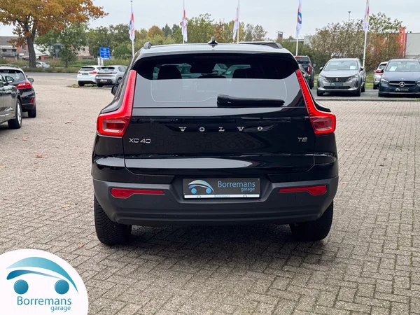 Volvo XC-40 (2022) — foto 3 van 40