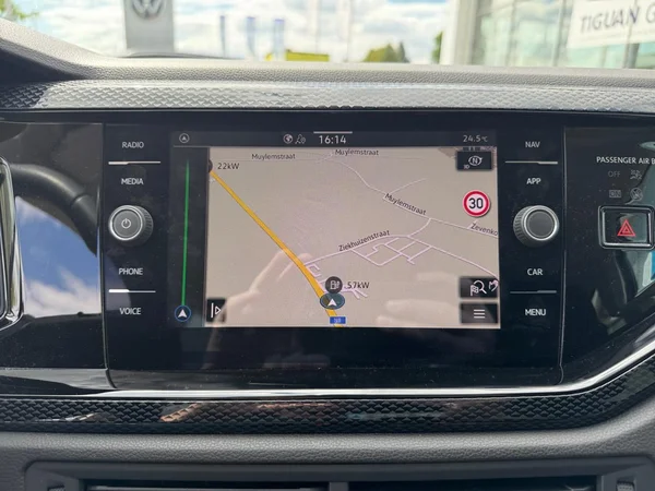 VOLKSWAGEN Polo (2025) — foto 4 van 24