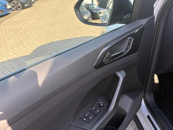 VOLKSWAGEN T-Cross (2026) — foto 9 van 24