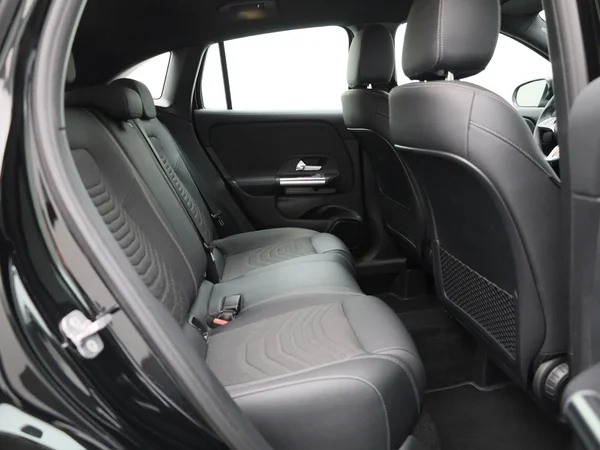 Mercedes-Benz GLA (2025) — foto 38 van 50