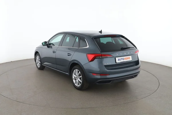 Skoda Scala (2019) — foto 10 van 16