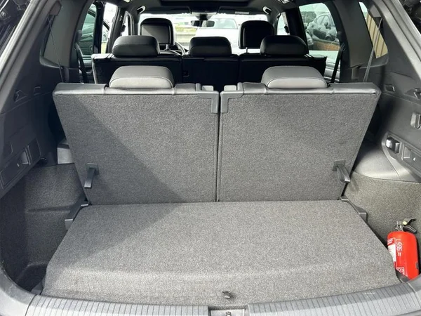 VOLKSWAGEN Tiguan Allspace (2023) — foto 8 van 42