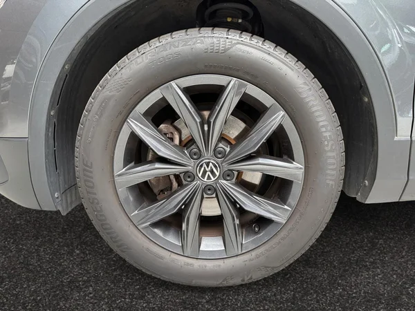 VOLKSWAGEN Tiguan Allspace (2023) — foto 11 van 19