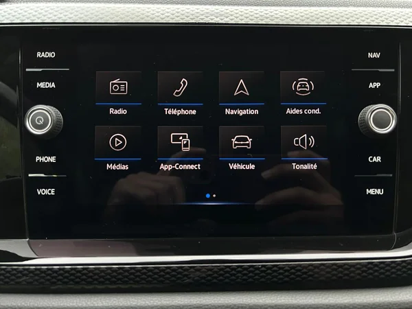 VOLKSWAGEN Polo (2022) — foto 15 van 23
