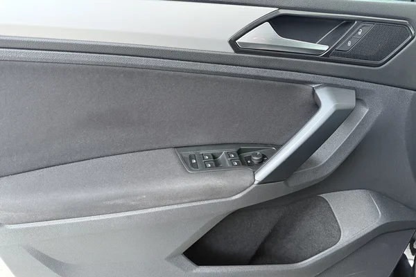 Volkswagen Tiguan (2018) — foto 9 van 22