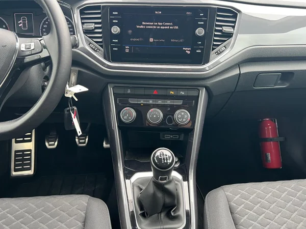 VOLKSWAGEN T-Roc (2019) — foto 5 van 18