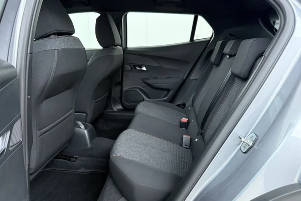 Peugeot 2008 (2025) — foto 15 van 16