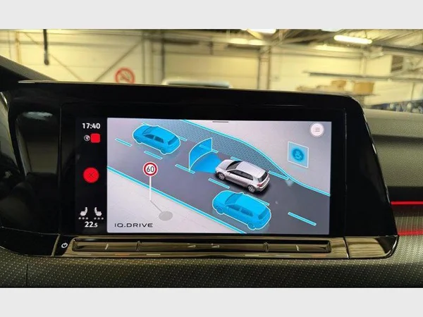 Volkswagen Golf VIII (2021) — foto 11 van 28