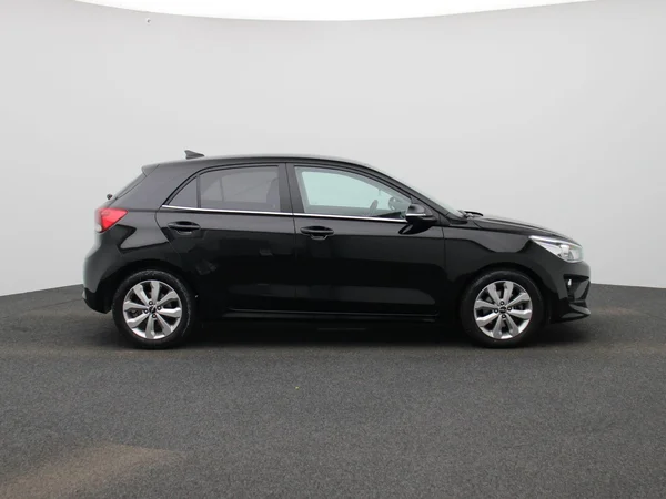 Kia Rio (2023) — foto 33 van 35