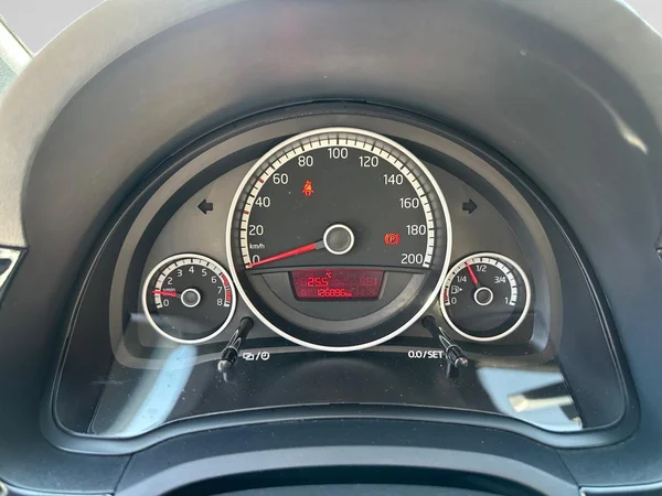 VOLKSWAGEN Up! (2015) — foto 18 van 18