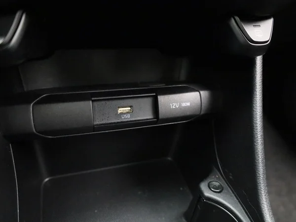Kia Picanto (2023) — foto 16 van 32