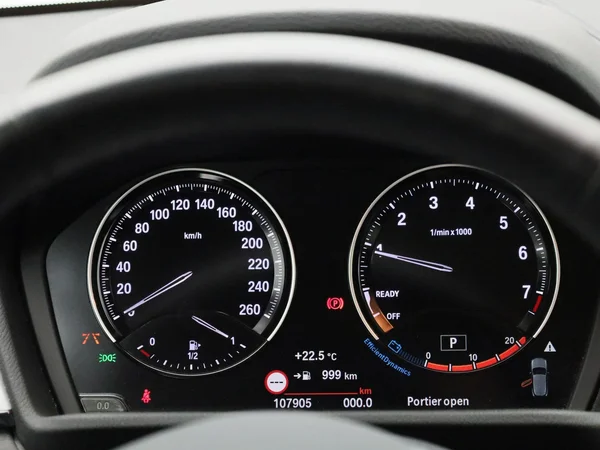 BMW X2 (2021) — foto 2 van 49