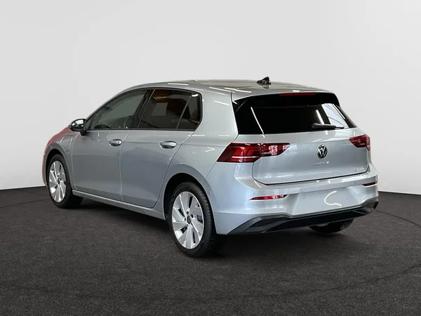 VOLKSWAGEN Golf VIII eHybrid (PHEV) (2025) — foto 16 van 22