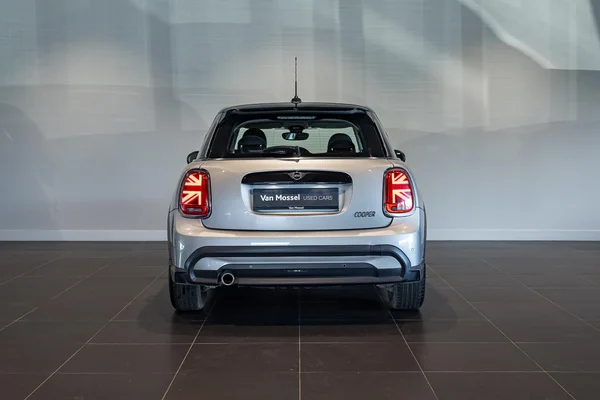 MINI Cooper (2024) — foto 33 van 35