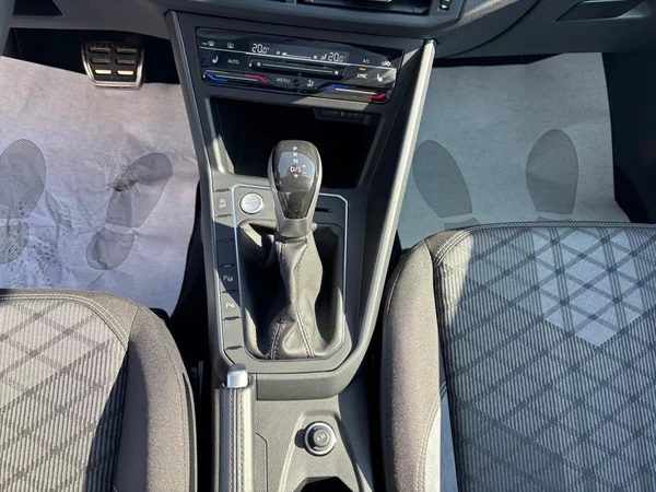 VOLKSWAGEN Taigo (2024) — foto 13 van 22