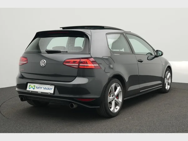 VOLKSWAGEN Golf VII GTI (2014) — foto 12 van 20