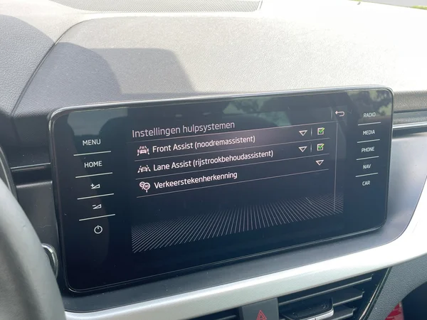 SKODA Kamiq (2024) — foto 10 van 19