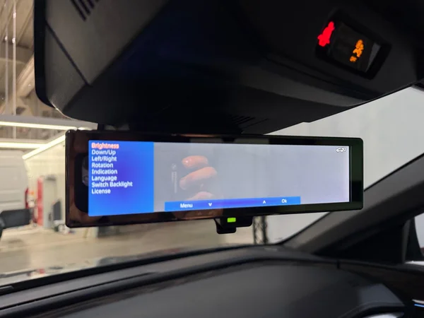 Renault Megane-E-Tech (2022) — foto 16 van 29