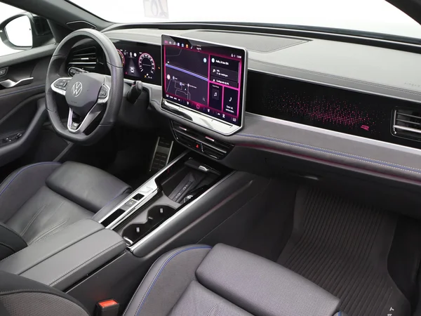 VOLKSWAGEN Passat SW (2024) — foto 23 van 31