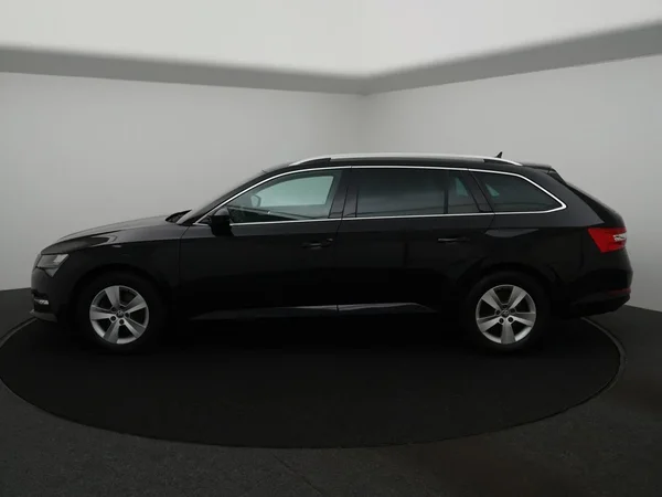 Škoda Superb (2024) — foto 11 van 29