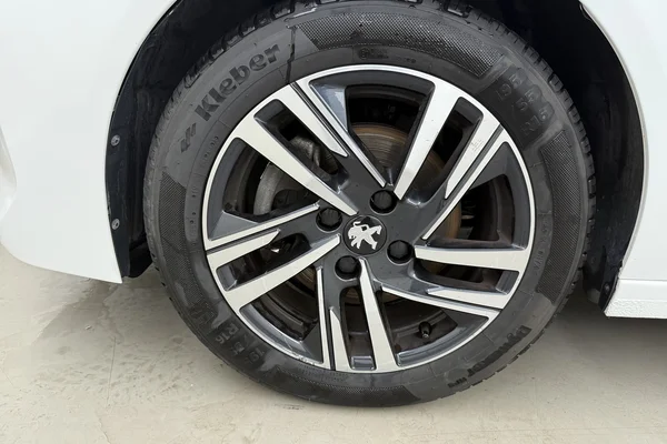 Peugeot 208 (2023) — foto 9 van 18