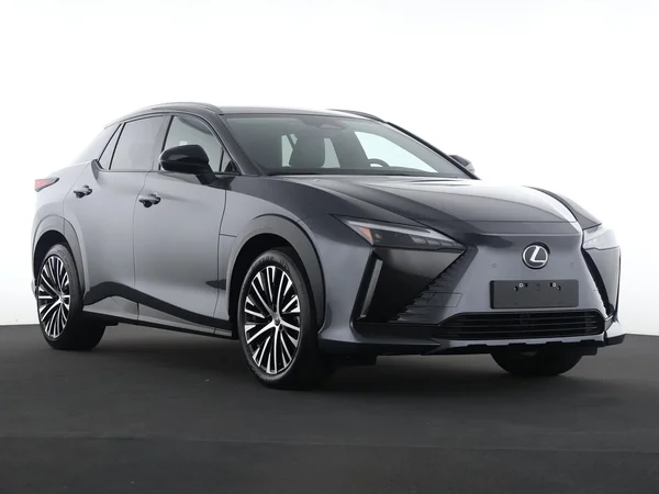 LEXUS RZ (2025) — foto 28 van 33