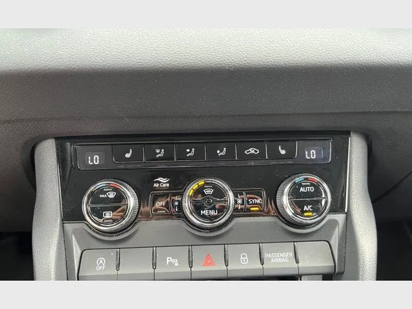 Skoda Karoq (2022) — foto 15 van 30