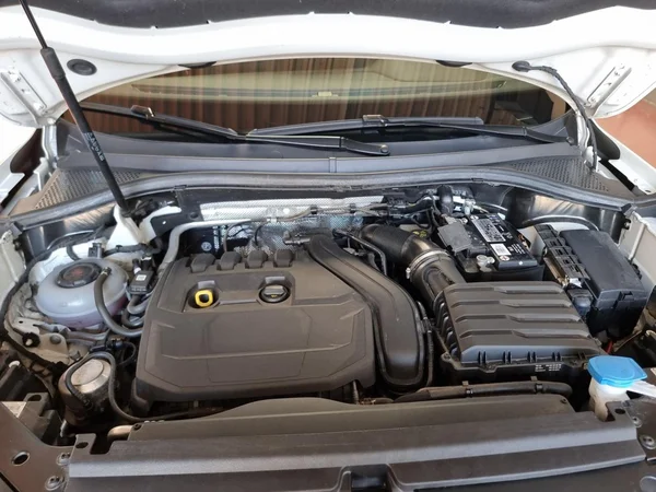 VOLKSWAGEN Tiguan (2022) — foto 14 van 22