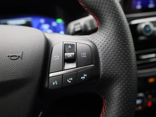 Ford Kuga (2022) — foto 9 van 41