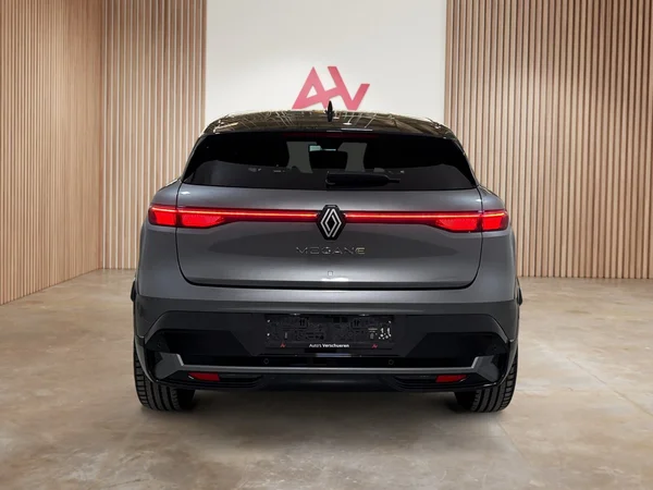 Renault Megane-E-Tech (2022) — foto 27 van 29