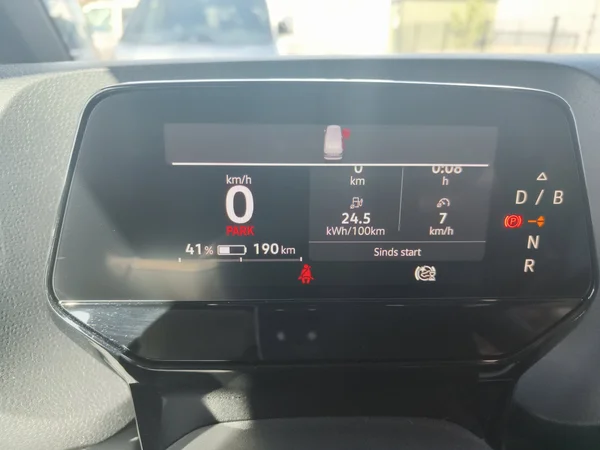 VOLKSWAGEN ID.Buzz (2025) — foto 4 van 12
