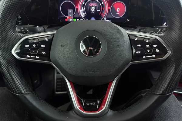 Volkswagen Golf VIII GTI (2020) — foto 11 van 34