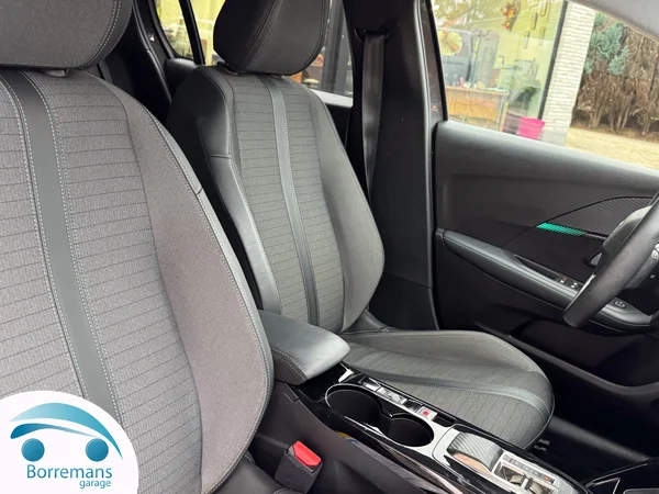 Peugeot 208 (2022) — foto 10 van 34
